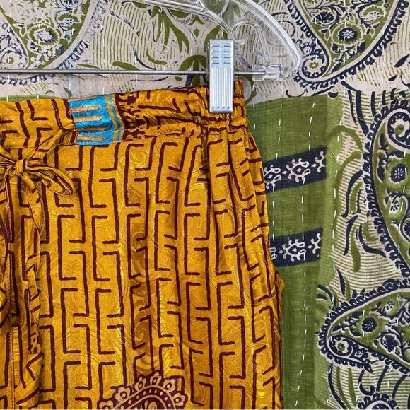 Made in India Silk Yellow/ Brown Floral Boho Palazzo Harem Pants Size Medium - Picture 3 of 15